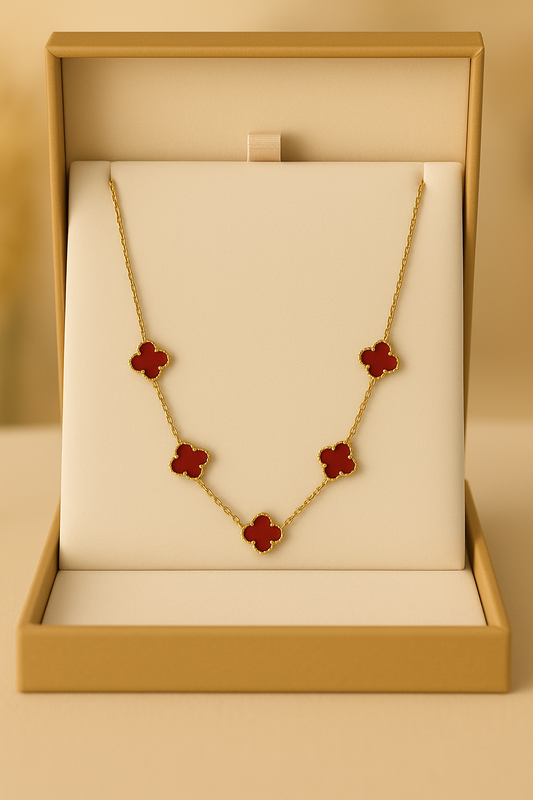 Collier Alhambra Cinq Trèfles en Pierre Rouge – Chaîne Dorée