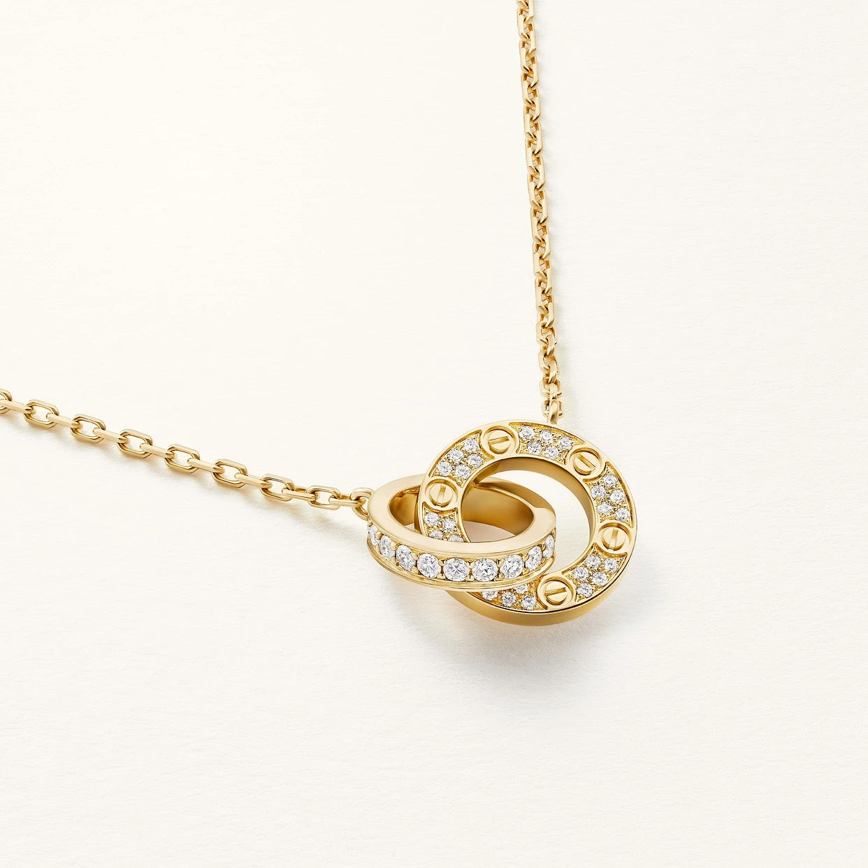 Collier Pendentif LOVE – Or Jaune & Diamants Pavés